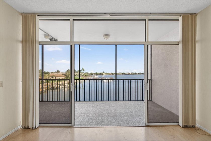 Wake up to breathtaking sunrise views over the ICW - Lake Worth - photo 9