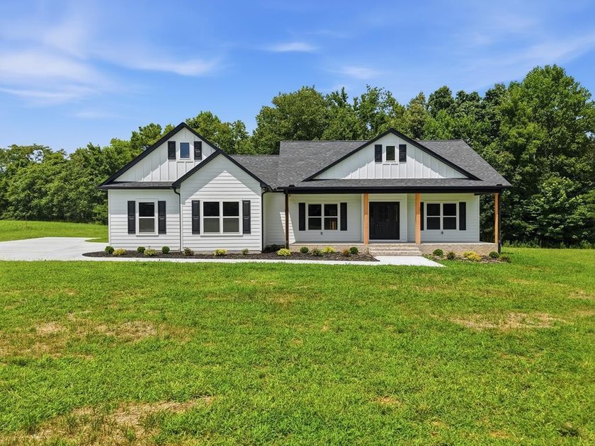 Escape to the peace and privacy of country living just minutes - photo 2