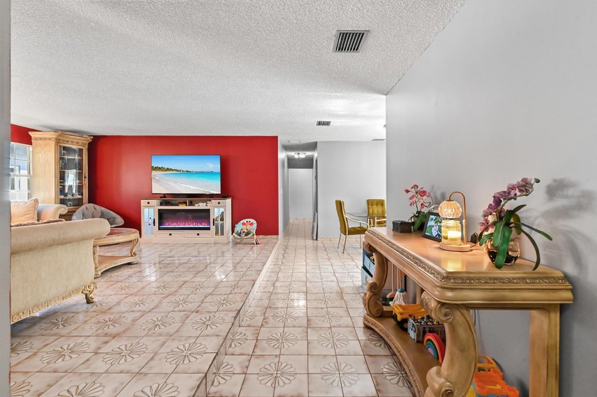 Welcome to this single-story residence located in the Coral - photo 5
