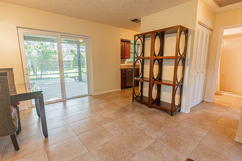 Welcome home to this beautifully maintained 2-bedroom, 2-bath - photo 5