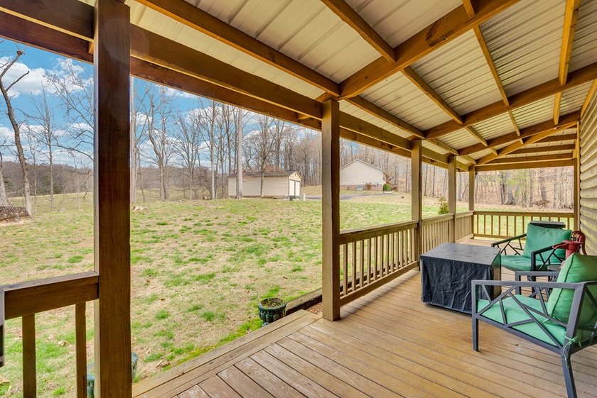 Welcome to 465 Hickory Lane, located in the desirable Woodlands - photo 6