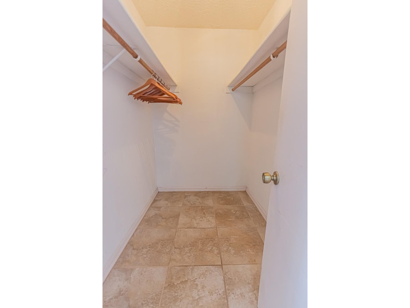 Welcome home to this beautifully maintained 2-bedroom, 2-bath - photo 9