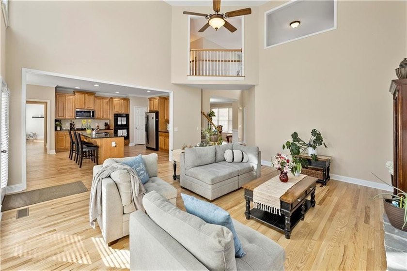 Welcome to this beautifully maintained traditional home in - photo 13