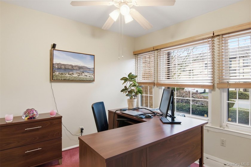 Welcome to this beautifully maintained 3-bedroom, 2.5 bath condo - photo 19