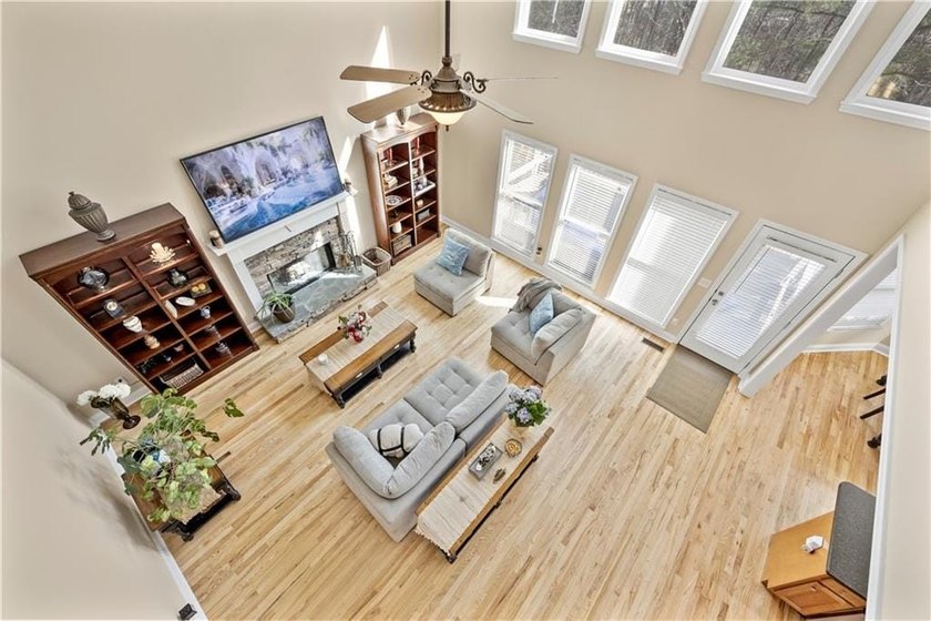 Welcome to this beautifully maintained traditional home in - photo 19