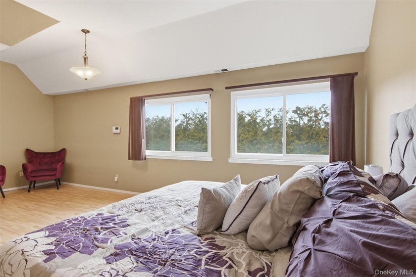 Welcome to this beautifully maintained 3-bedroom, 2.5 bath condo - photo 23