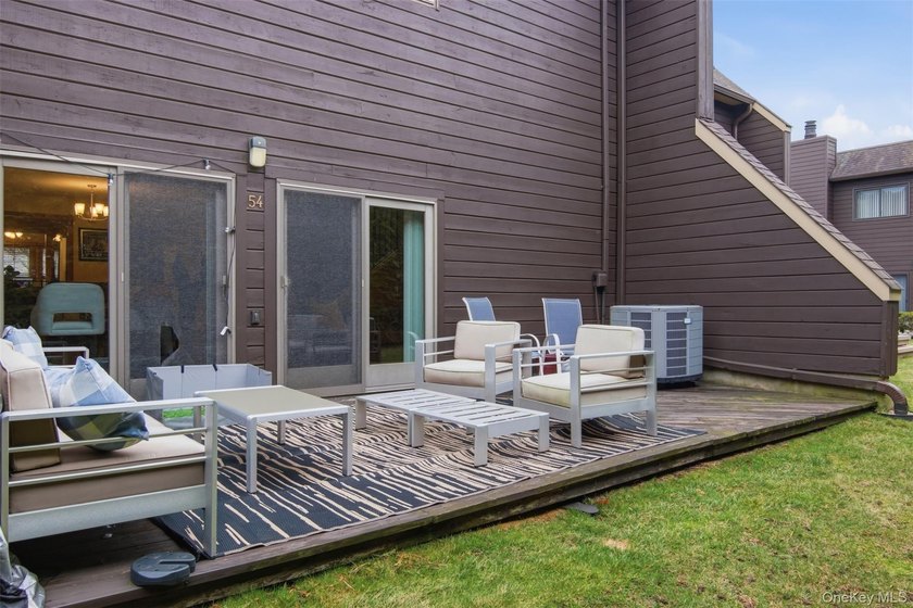 Welcome to this beautifully maintained 3-bedroom, 2.5 bath condo - photo 31
