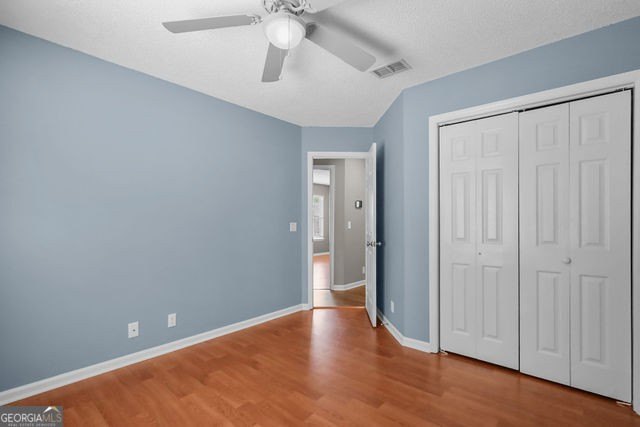 A beautifully updated 3 bedroom, 2 bath home located in the - photo 16