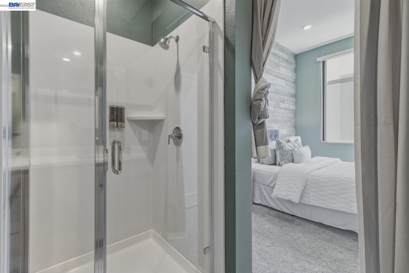 Stunning upgraded townhome in Fremont's highly sought-after - photo 34