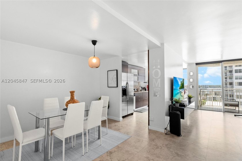 Spacious 2-Bedroom Waterfront Condo in Aventura. Enjoy modern - photo 7