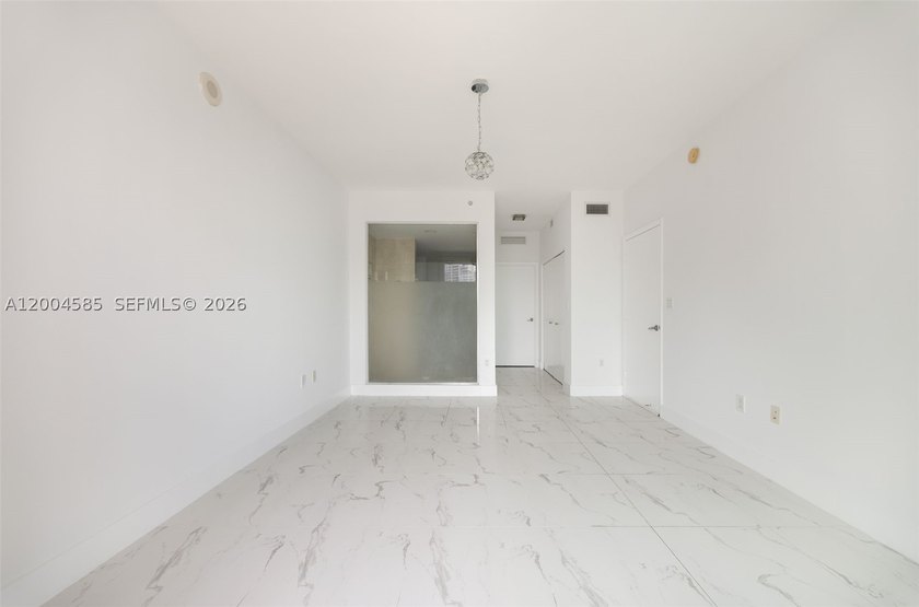 Beautiful apartment with amazing city and river views in an - photo 12