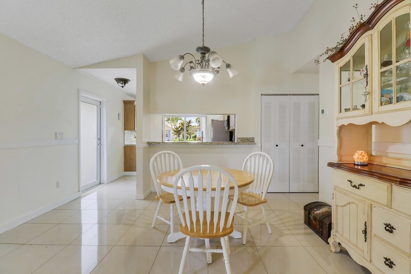 Welcome to this charming 3-bedroom, 2-bathroom villa situated in - photo 10