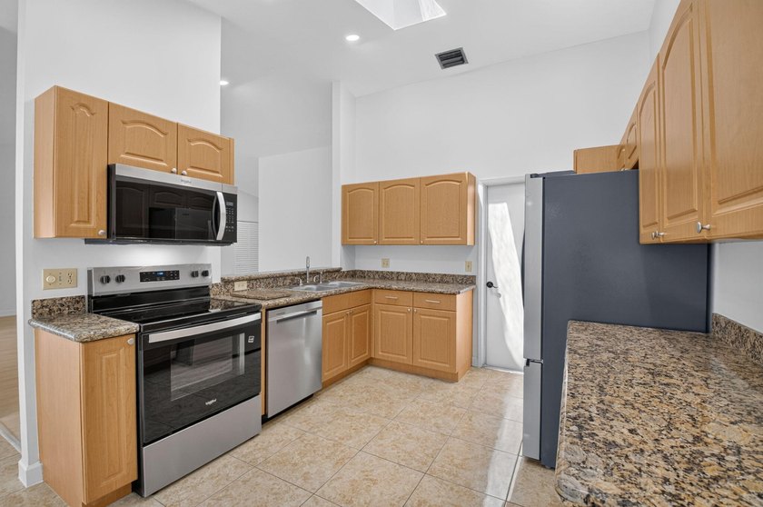 Welcome to this charming single-story residence located in - photo 8