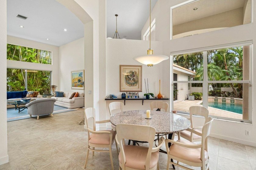 Incredible 4 BD 4 BA courtyard home in Woodfield Country Club - photo 9