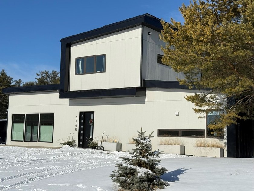 Quality, modern, energy efficient home with rock wall and foam - photo 2