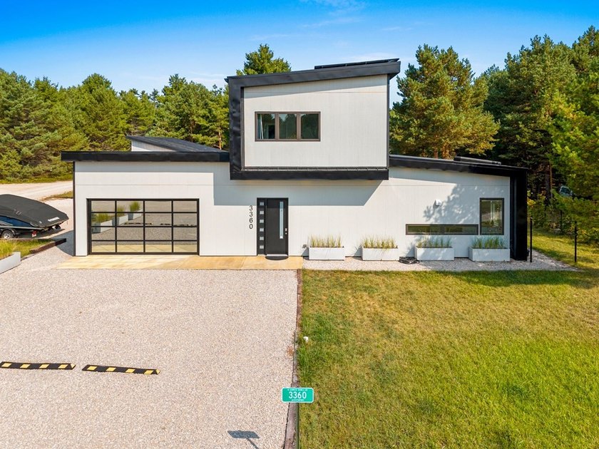 Quality, modern, energy efficient home with rock wall and foam - photo 9