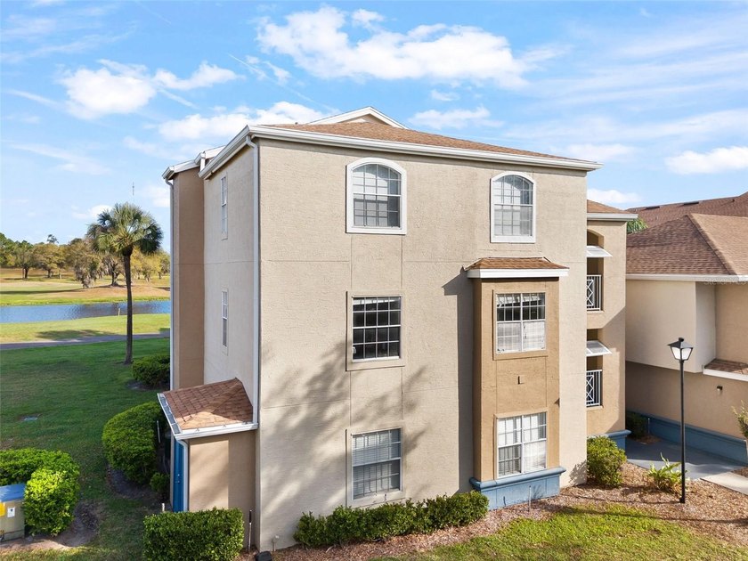 Welcome to Bermuda Dunes! Enjoy peaceful living in this - photo 2