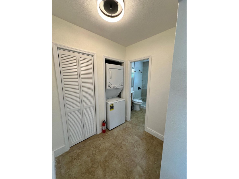 5-PLEX fully rented (MLS classified as 4-plex) in Fort - photo 36