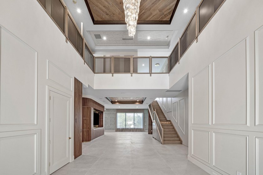 Welcome to the most premier location in West Palm Beach's - photo 2