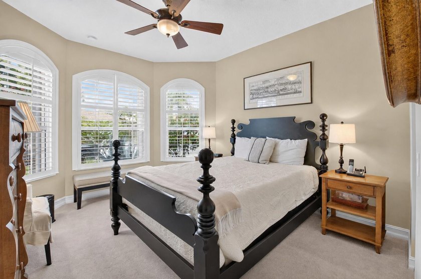 Welcome home to this beautifully maintained, well-cared-for - photo 21