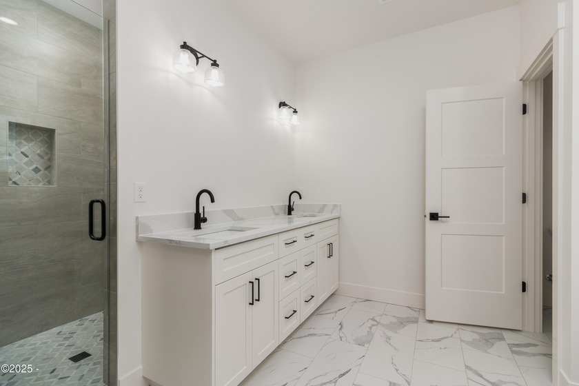 Quality one level New Construction home now priced at only $715 - photo 20