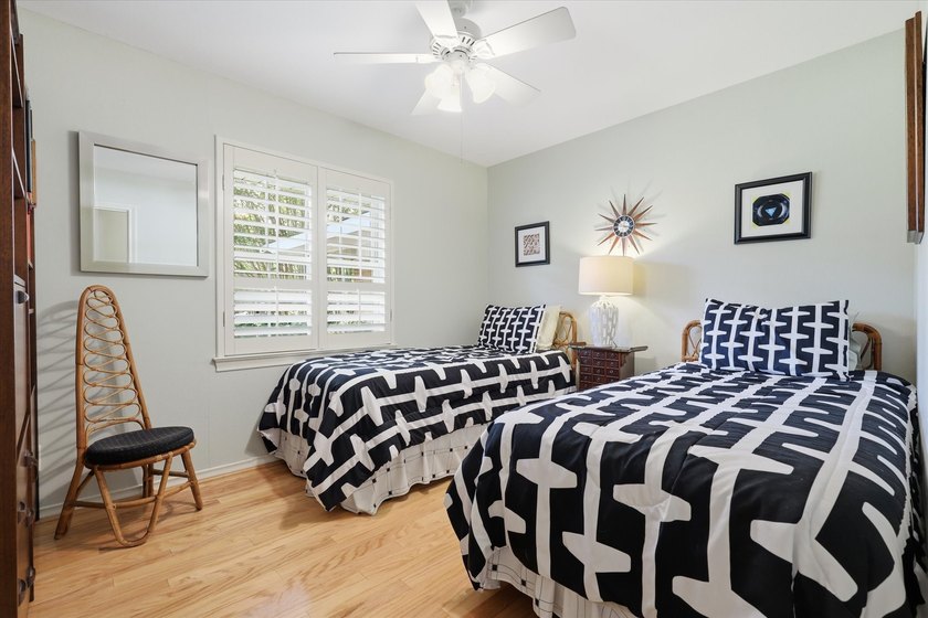 Beautifully maintained and located in the charming enclave of - photo 28