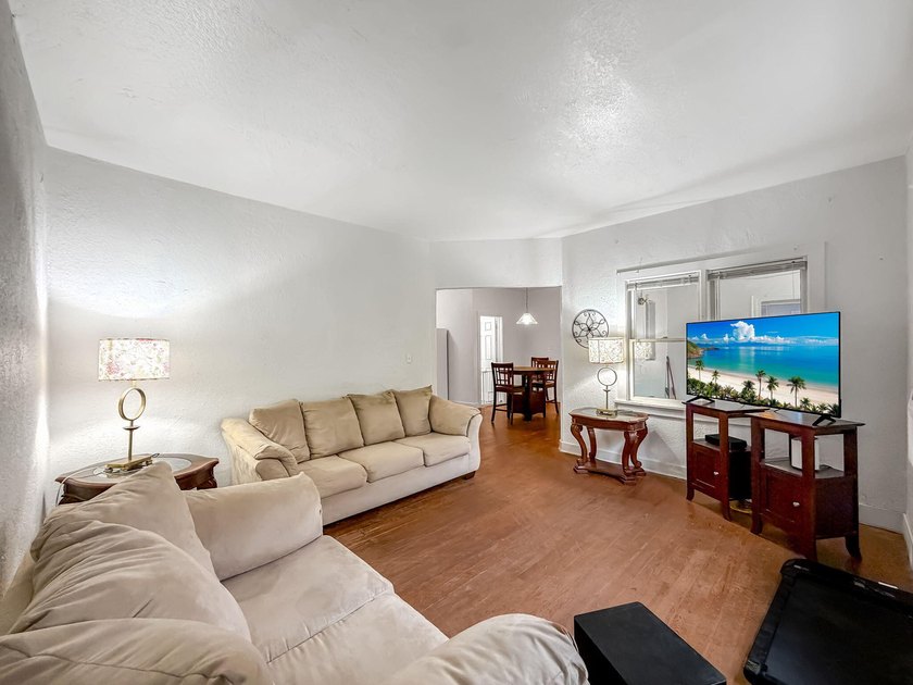 FANTASTIC OPPORTUNITY! Spanish Mission style home with Guest - photo 47