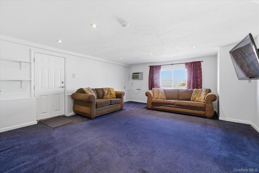 *Welcome to this fabulous Roxbury Split-Level home in the highly - photo 12