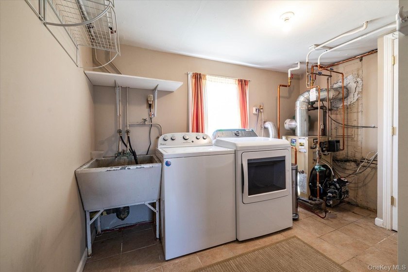 *Welcome to this fabulous Roxbury Split-Level home in the highly - photo 16