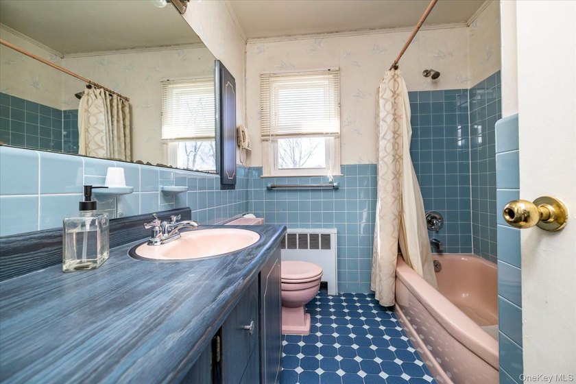 *Welcome to this fabulous Roxbury Split-Level home in the highly - photo 17