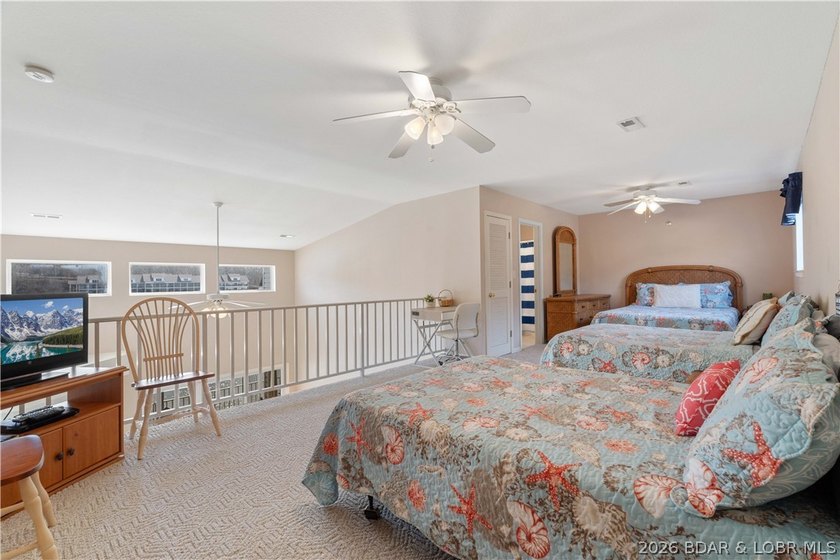 Enjoy peaceful lake living at the 5 MM of the Big Niangua Arm in - photo 18