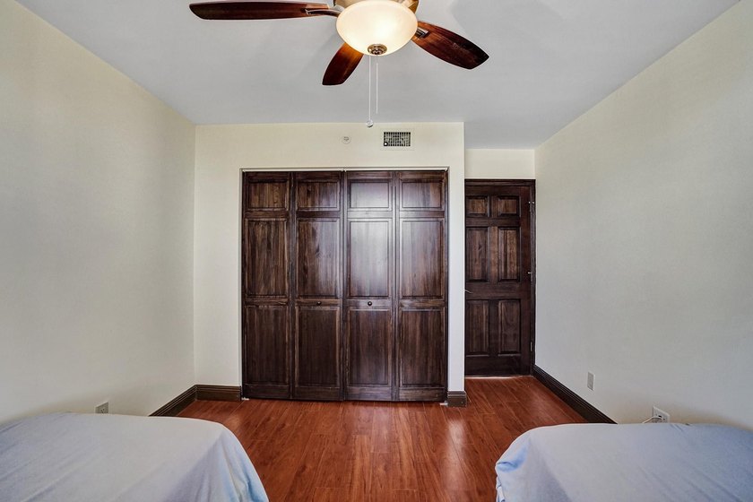 Welcome to this well-appointed two-bedroom, two-bathroom - photo 29