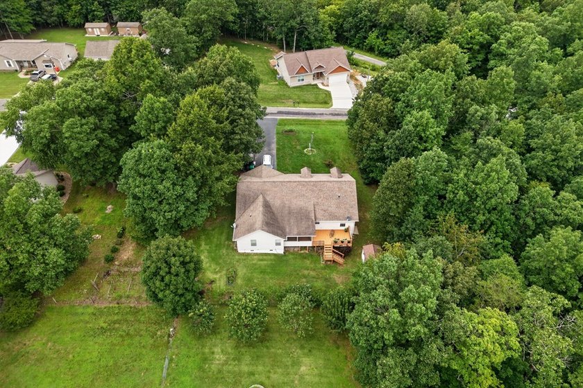 Nestled in the desirable Lake Tansi community, this beautifully - photo 7
