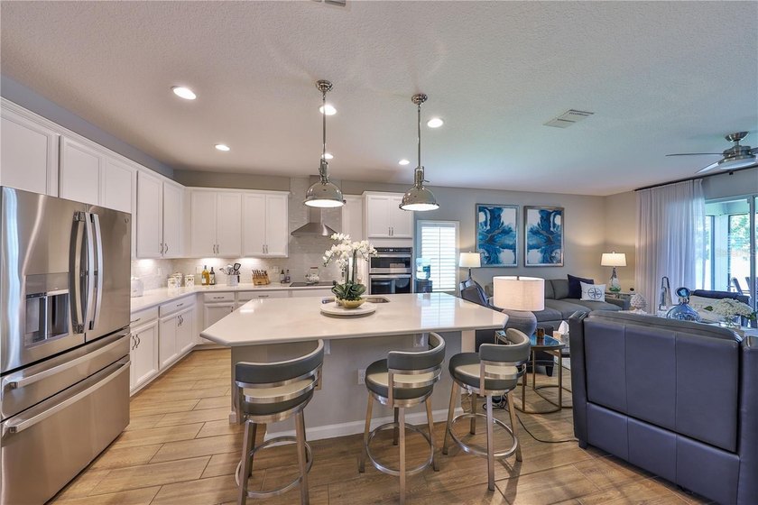 Outstanding 4-Bedroom, 3-Bath Home with Waterview - Move-In - photo 3