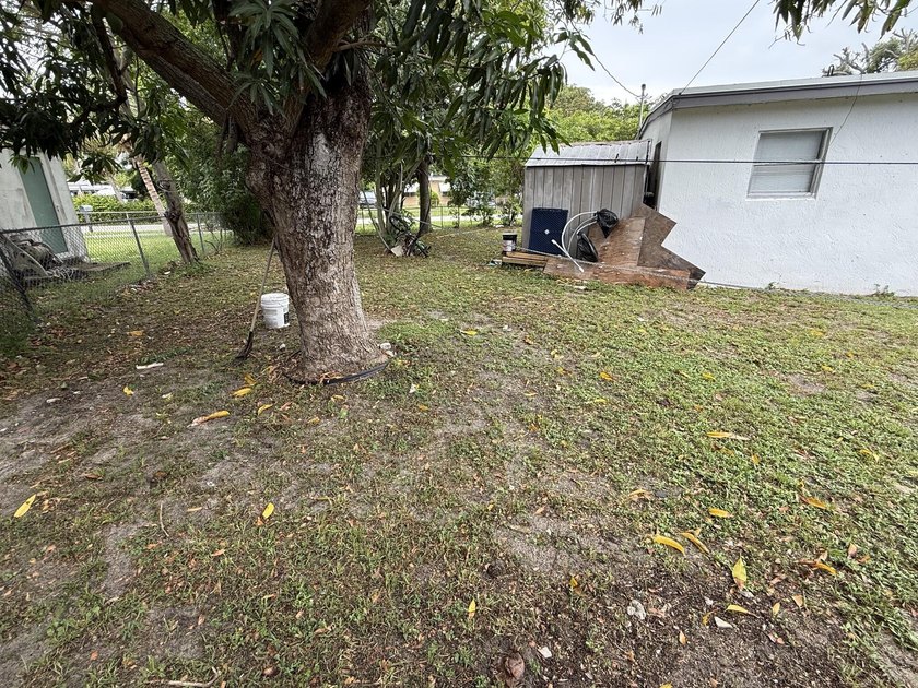 Don't miss this beautifully renovated, centrally located - photo 4