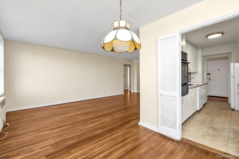 Very Sunny and Spacious Corner Apartment in the Exclusive - photo 7