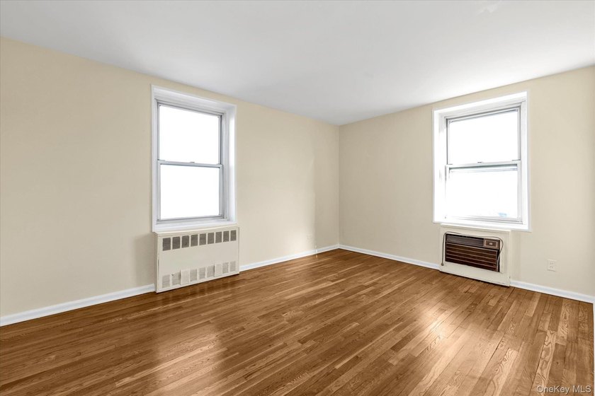 Very Sunny and Spacious Corner Apartment in the Exclusive - photo 10
