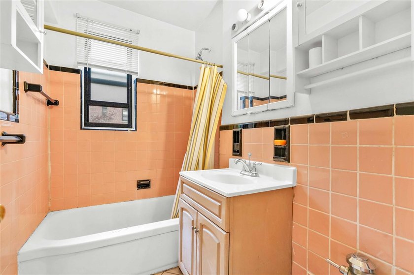 Charming 1-Bedroom Apartment in Prime North Flushing Location; - photo 12
