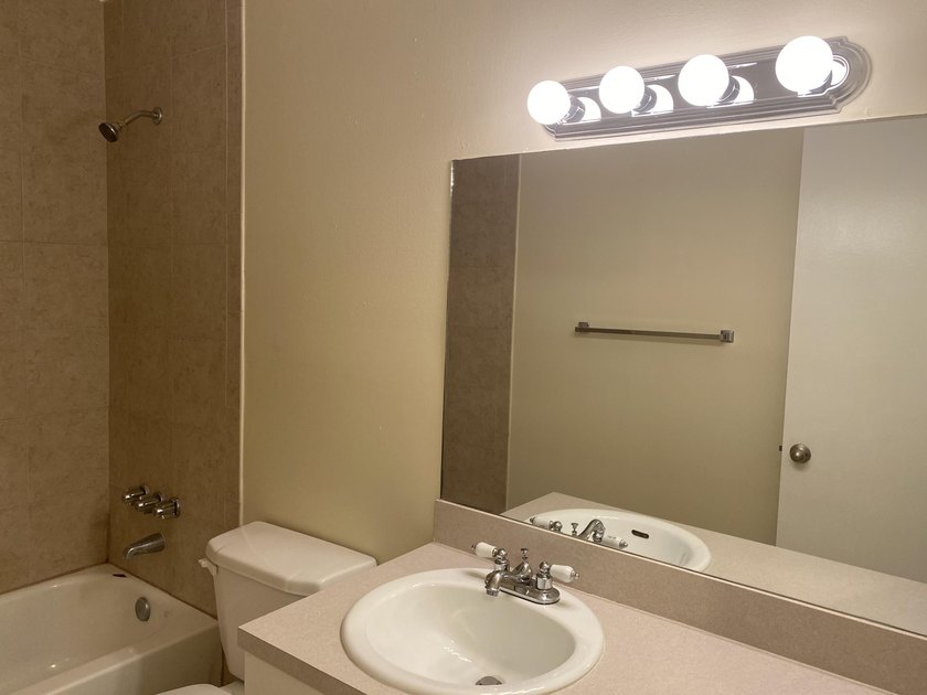 ATTENTION INVESTORS- FOR SALE 2 Bed/ 2 bath Spacious second - photo 17
