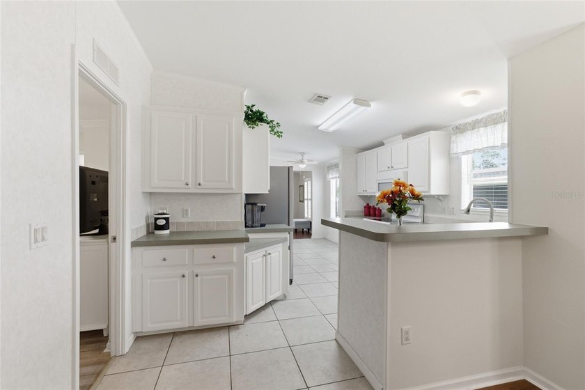 This impeccably maintained and move-in-ready manufactured home - photo 22
