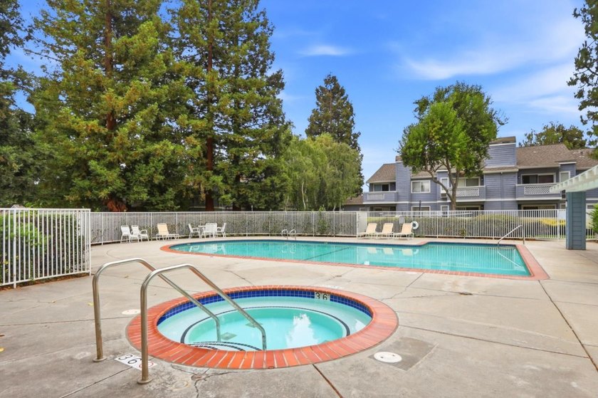 Welcome 1547 Four Oaks Circle, this beautifully updated - photo 19