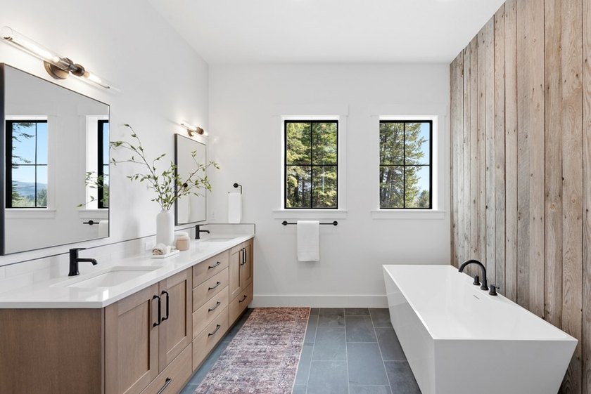 Move-In Ready Mountain Retreat! Nestled between Lake Cascade and - photo 22