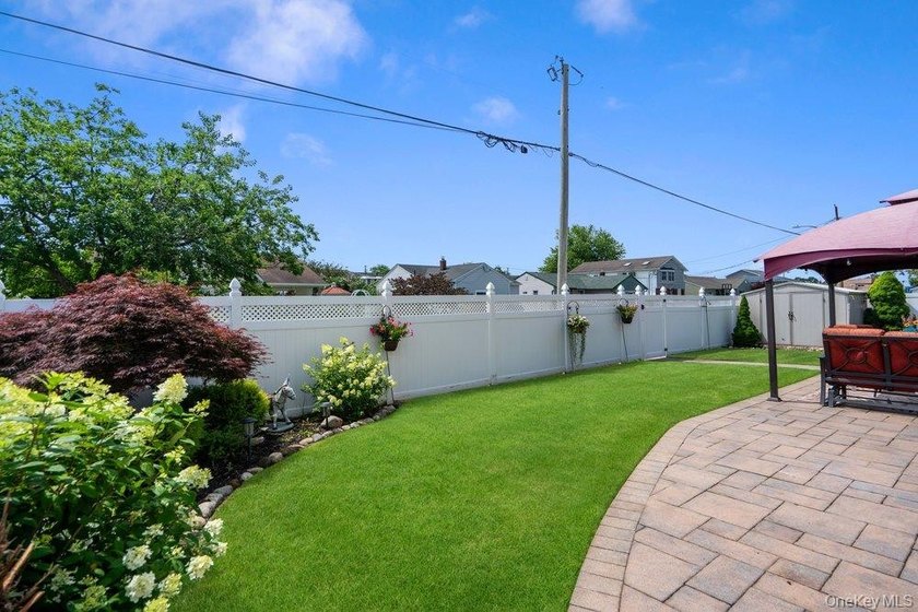 Discover the perfect blend of comfort, versatility, and outdoor - photo 31