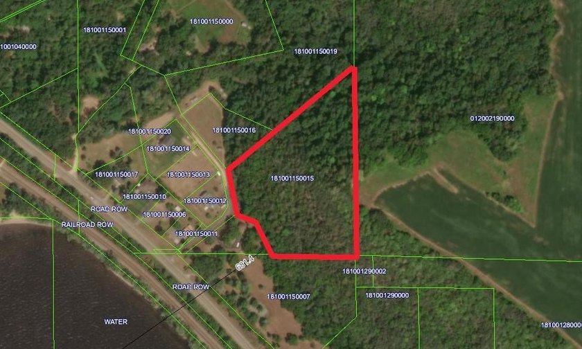 Private and wooded 7.1 acres on the outskirts of the charming - photo 4