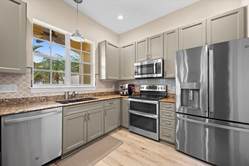 WELCOME to 133 Sugarberry Drive a spacious 4 bed, 4 bath FLORIDA - photo 11