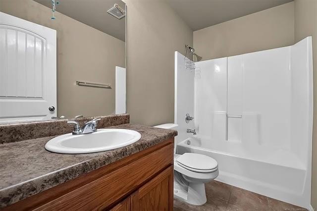 Welcome home to this beautifully maintained, one-owner 3-bedroom - photo 15