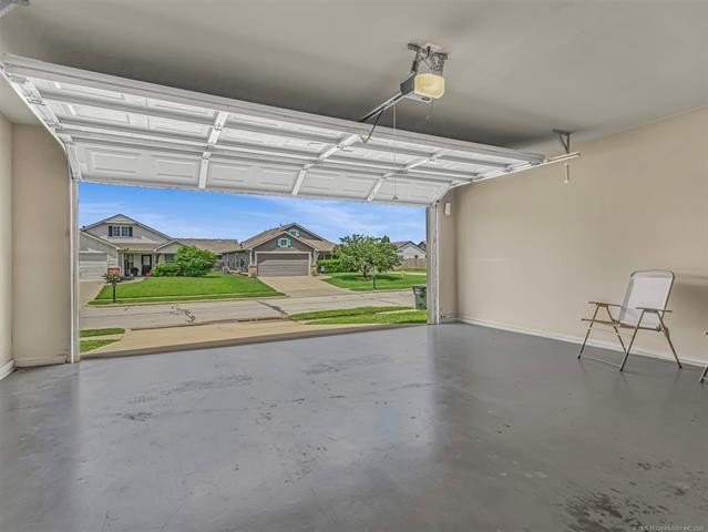 Welcome home to this beautifully maintained, one-owner 3-bedroom - photo 17