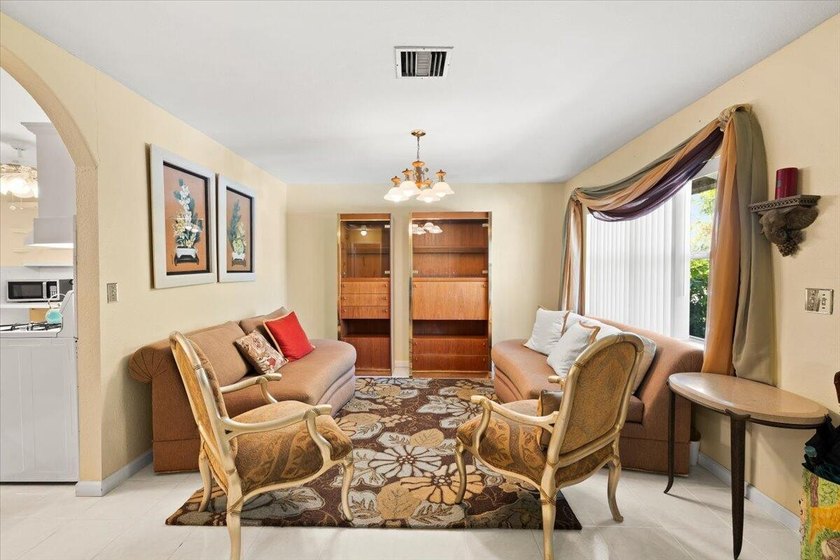 Great opportunity to own this 3-bedroom, 2-bath home in West - photo 8