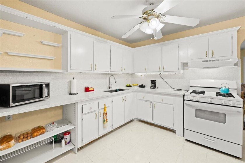Great opportunity to own this 3-bedroom, 2-bath home in West - photo 10