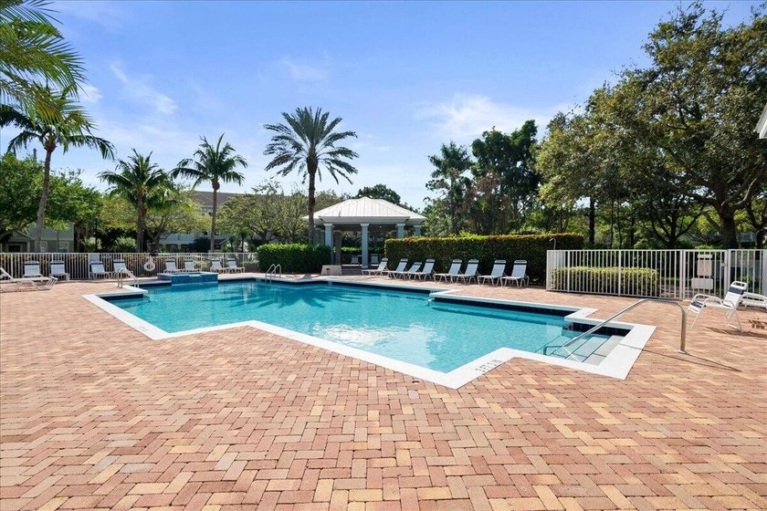 WELCOME to 133 Sugarberry Drive a spacious 4 bed, 4 bath FLORIDA - photo 32